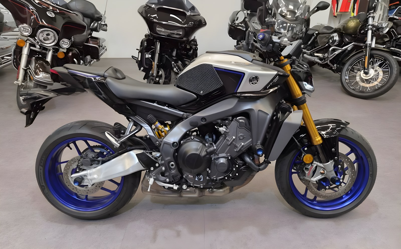 Yamaha MT-09 SP из Южной Кореи — фото 1 из 4
