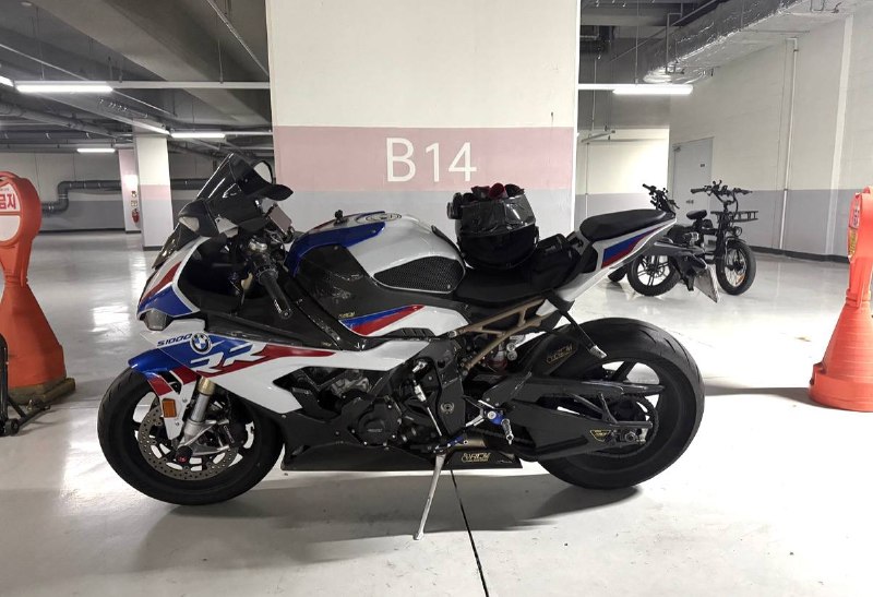 BMW S 1000 RR M Package из Южной Кореи — фото 3 из 4