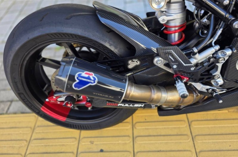 BMW S 1000 RR из Южной Кореи — фото 4 из 4