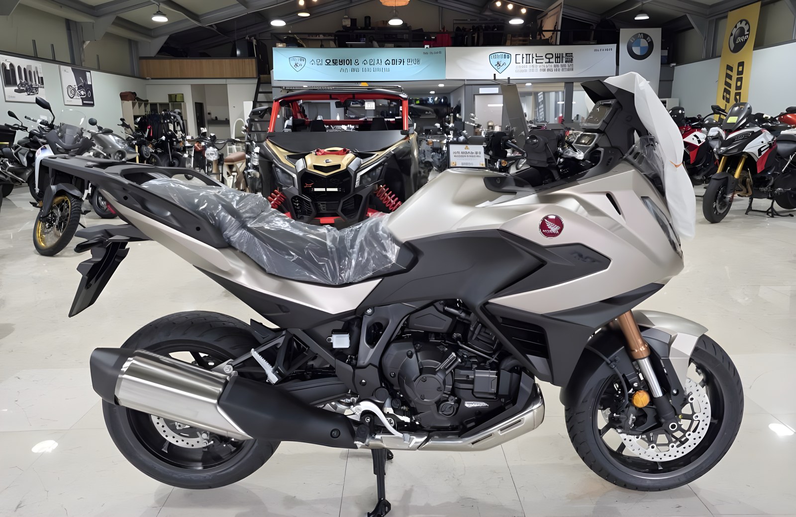 Honda NT1100 DCT из Южной Кореи — фото 1 из 4