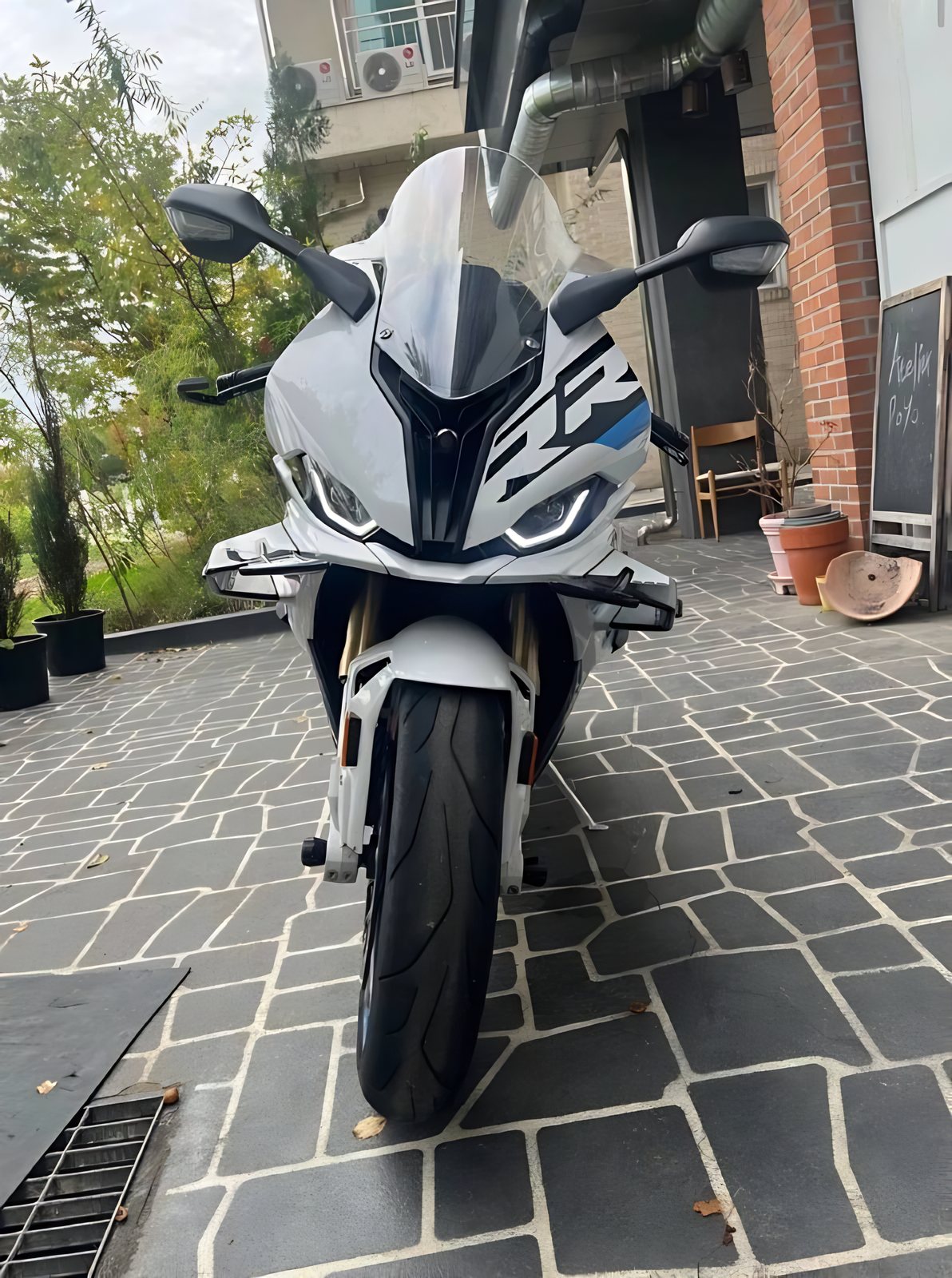 BMW S 1000 RR M из Южной Кореи — фото 1 из 4