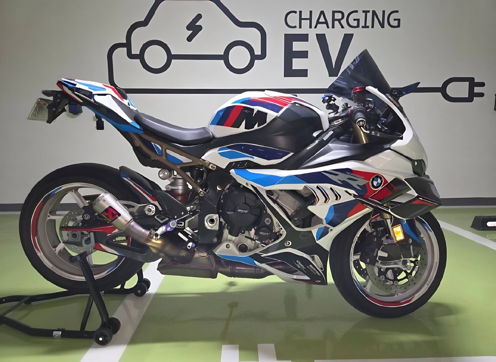 BMW S 1000 RR из Южной Кореи — фото 1 из 4