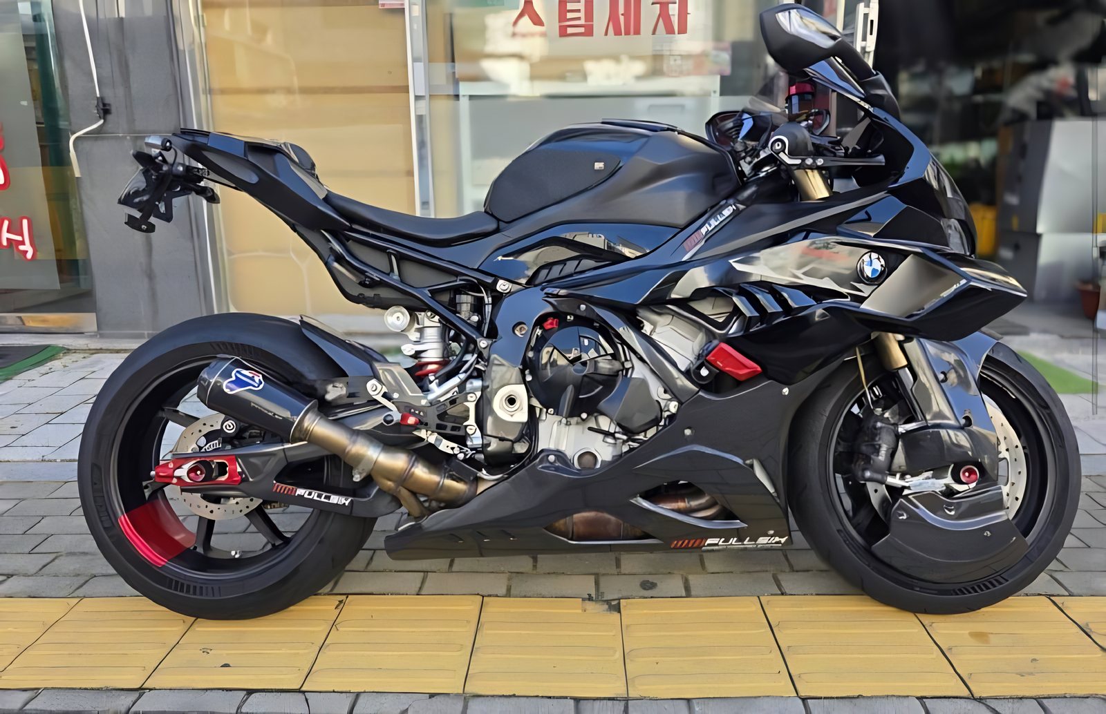BMW S 1000 RR Race Package из Южной Кореи — фото 1 из 4