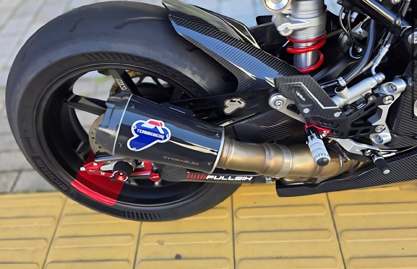 BMW S 1000 RR Race Package из Южной Кореи — фото 4 из 4