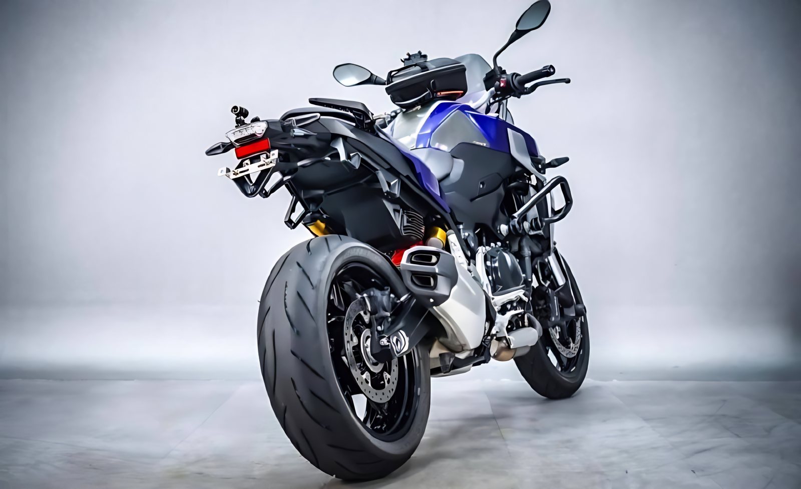 BMW F 900 R из Южной Кореи — фото 3 из 4