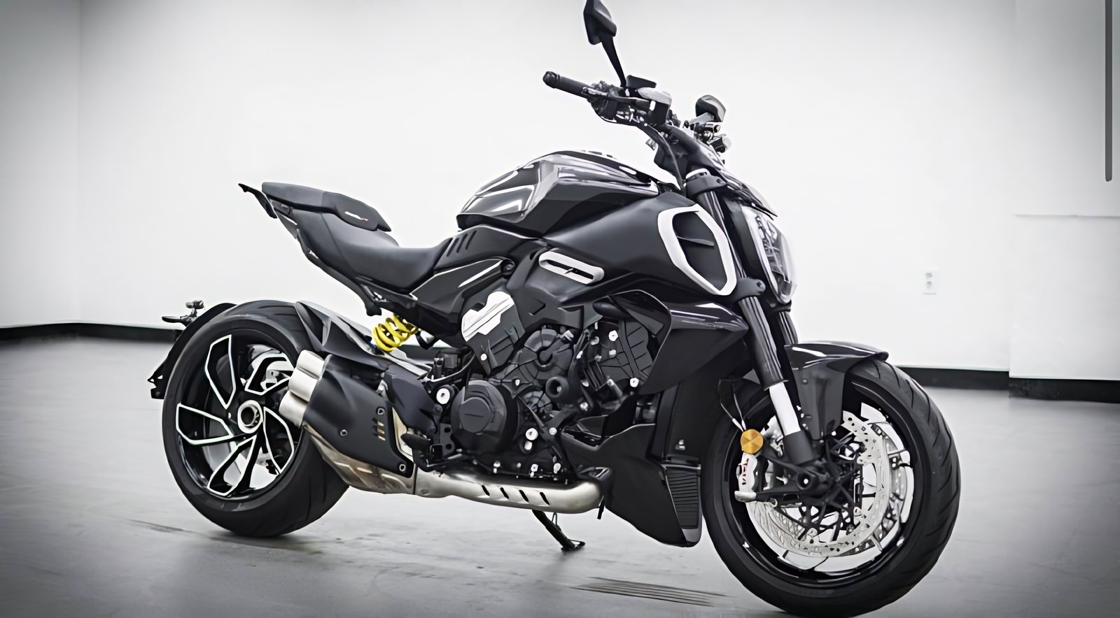 Ducati Diavel V4 из Южной Кореи — фото 4 из 4