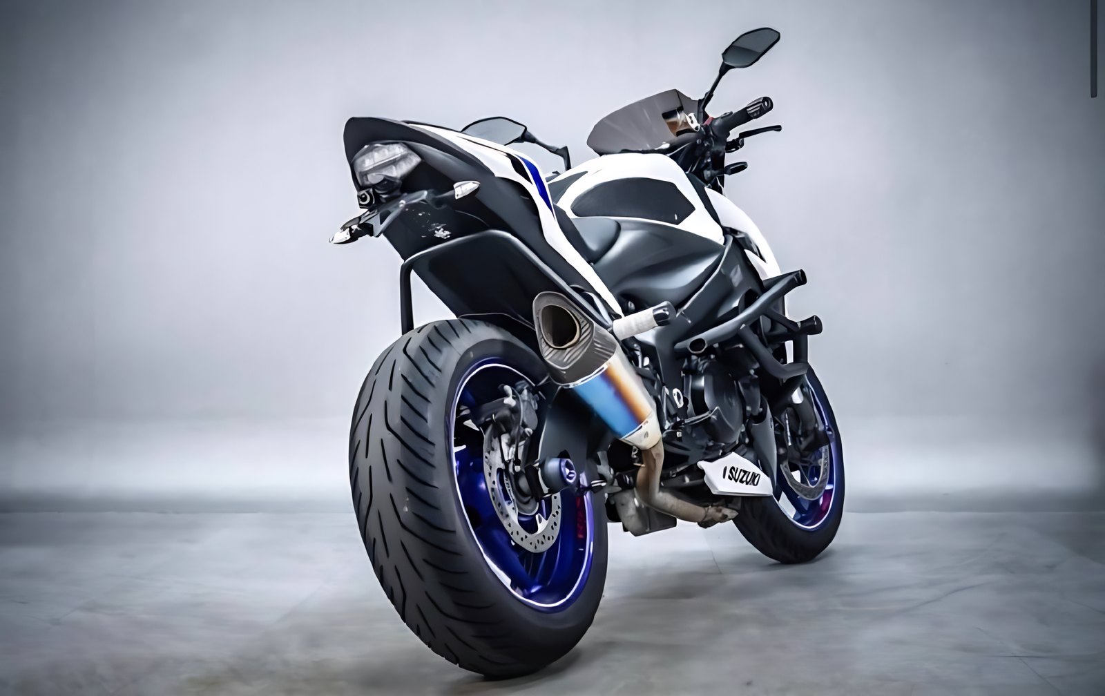 Suzuki GSX-S1000 из Южной Кореи — фото 3 из 4