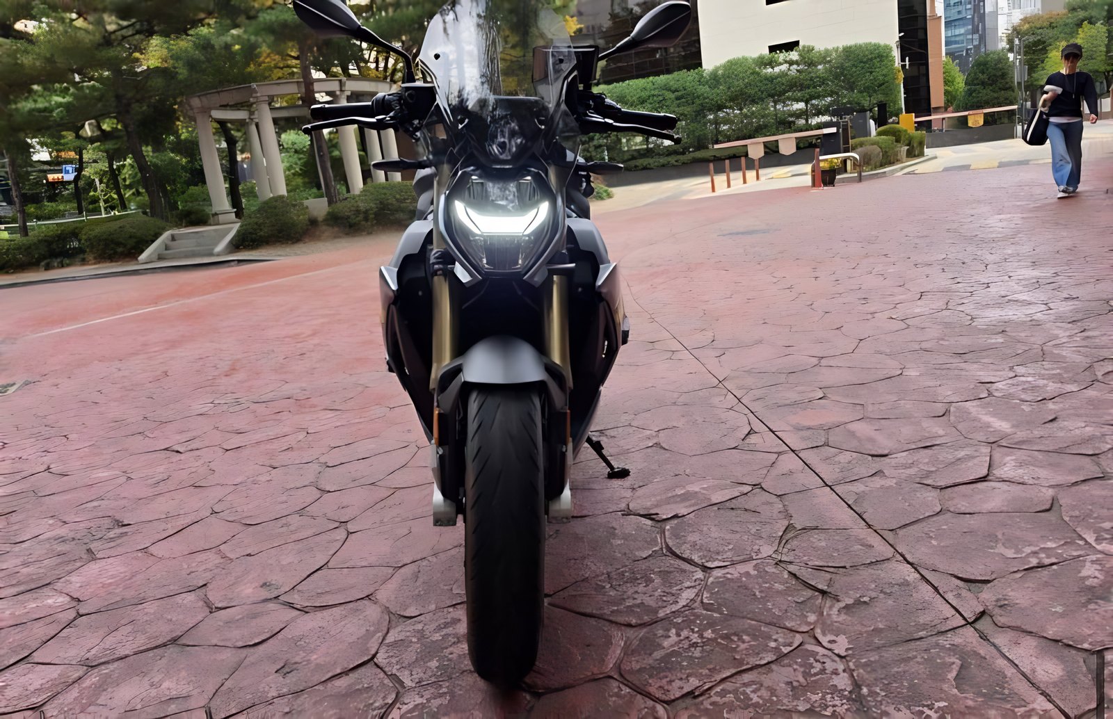 BMW S 1000 R из Южной Кореи — фото 3 из 4