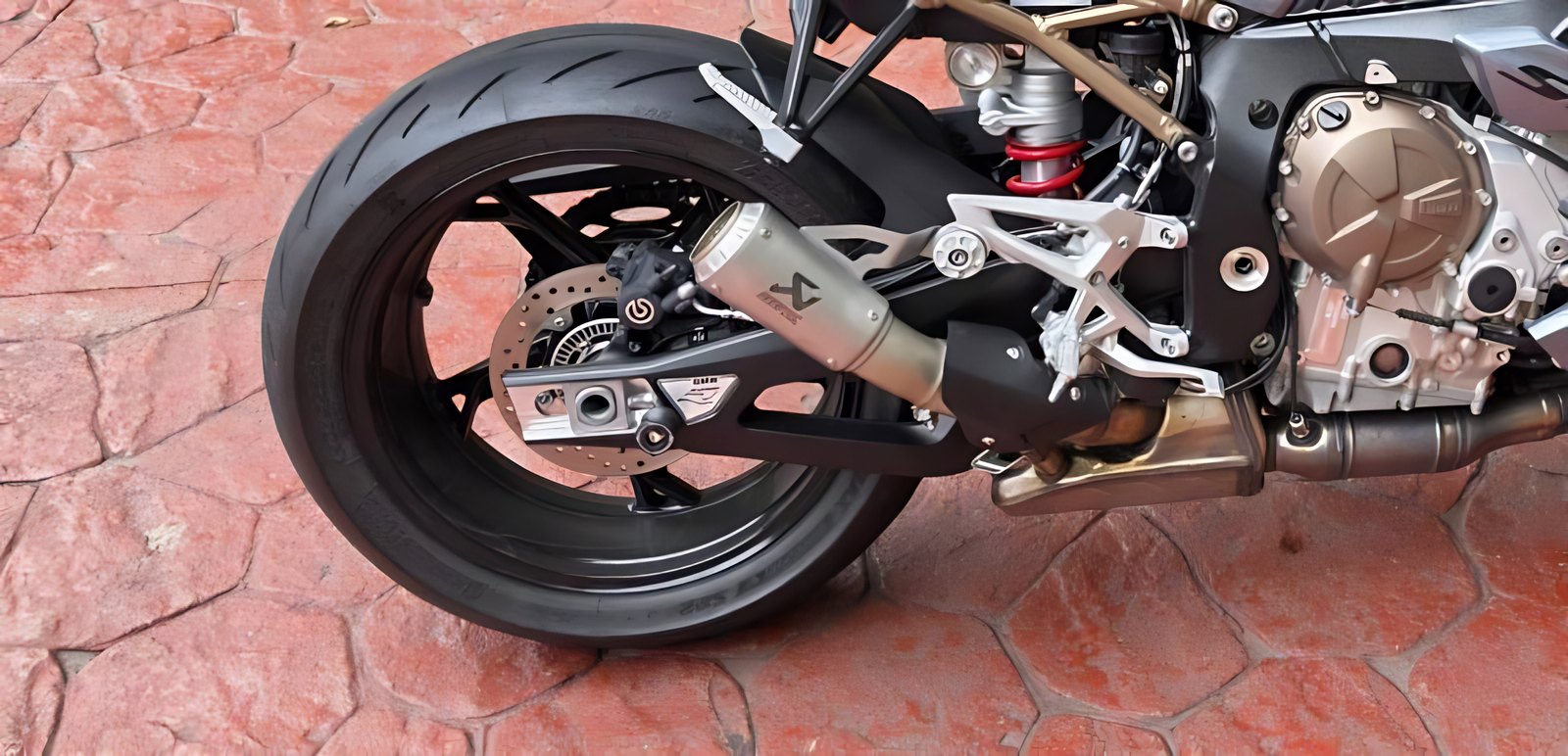 BMW S 1000 R из Южной Кореи — фото 4 из 4