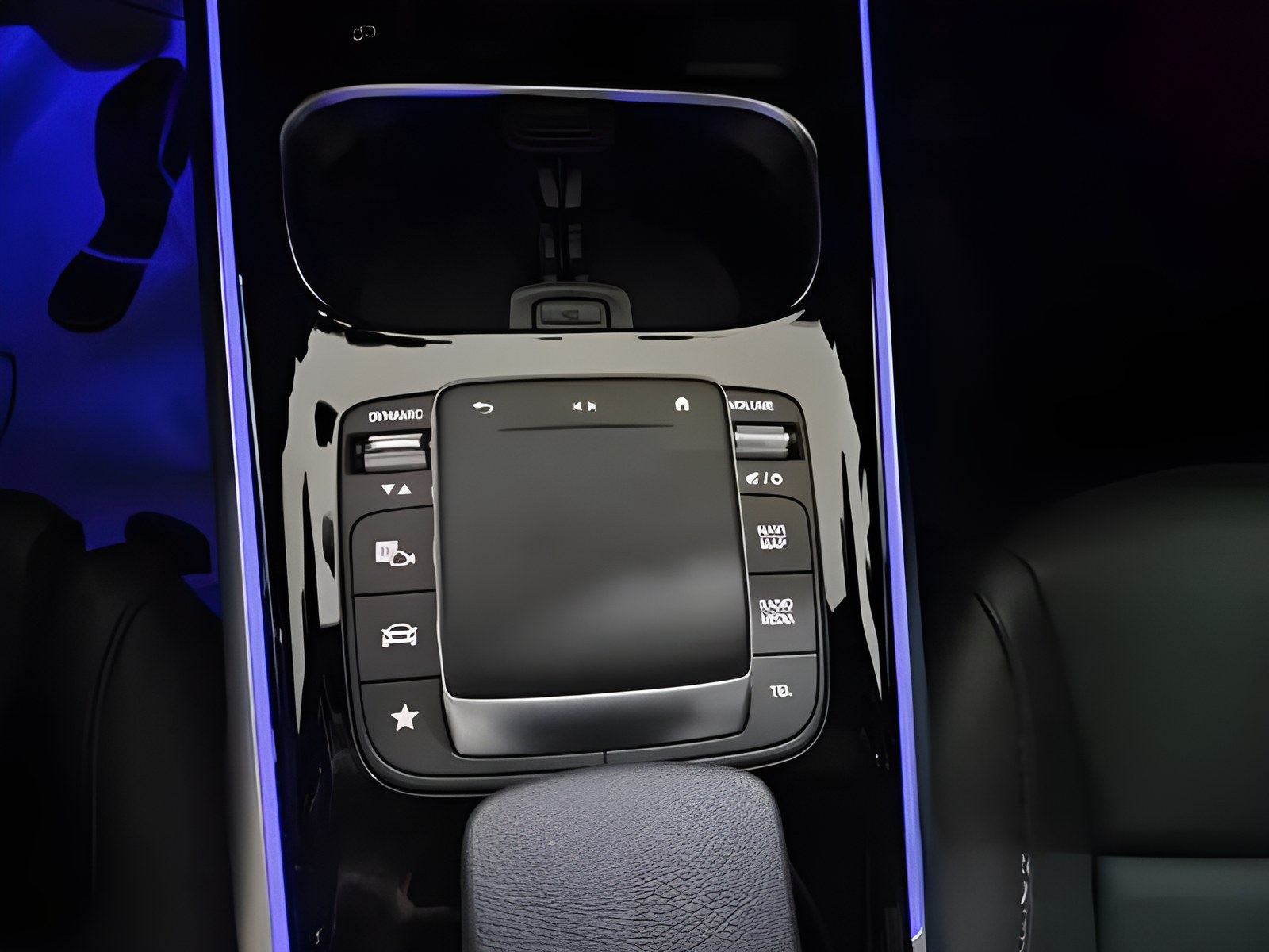 Mercedes-Benz GLB 200 d из Южной Кореи — фото 5 из 9
