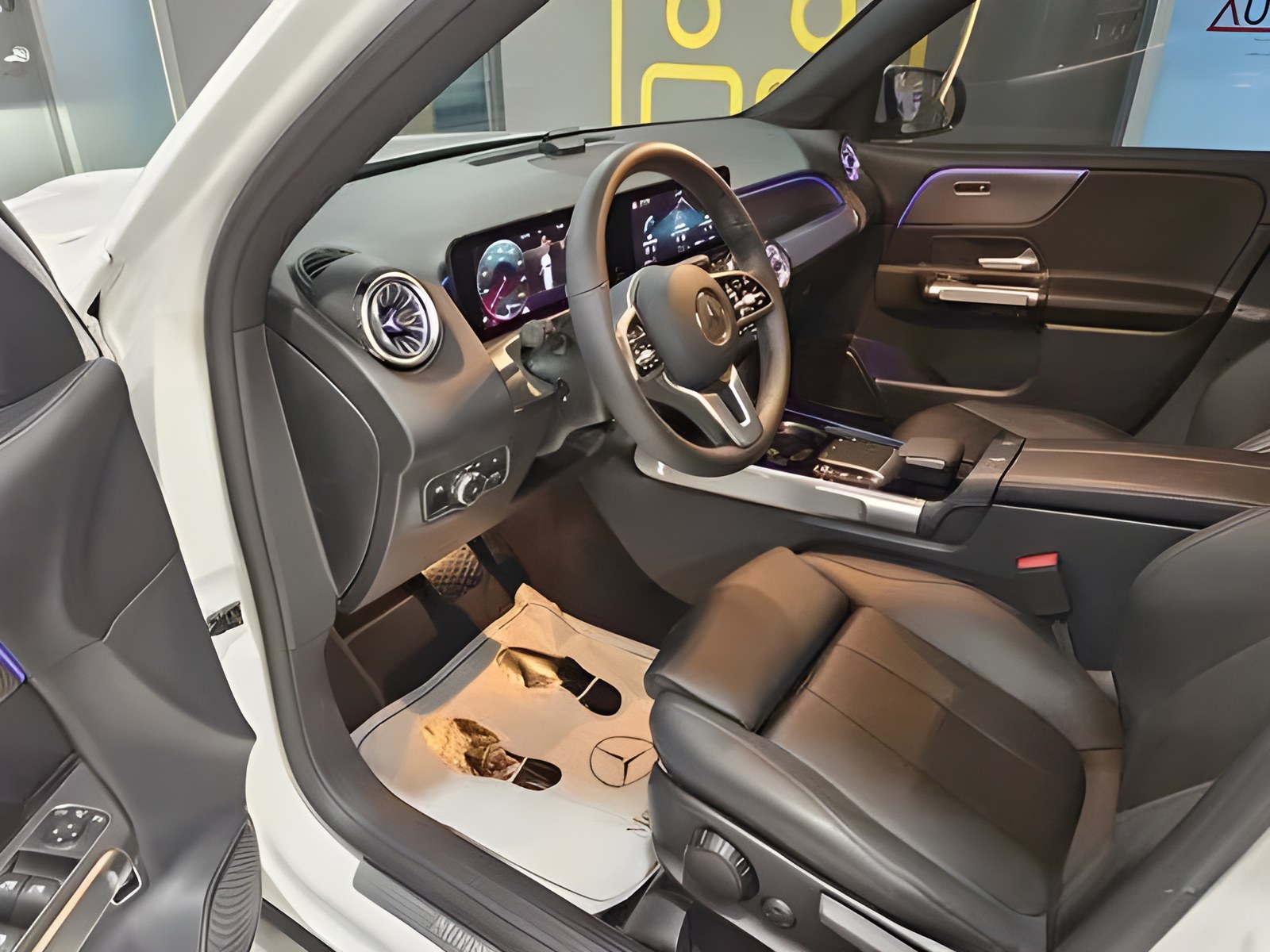 Mercedes-Benz GLB 200 d из Южной Кореи — фото 6 из 9