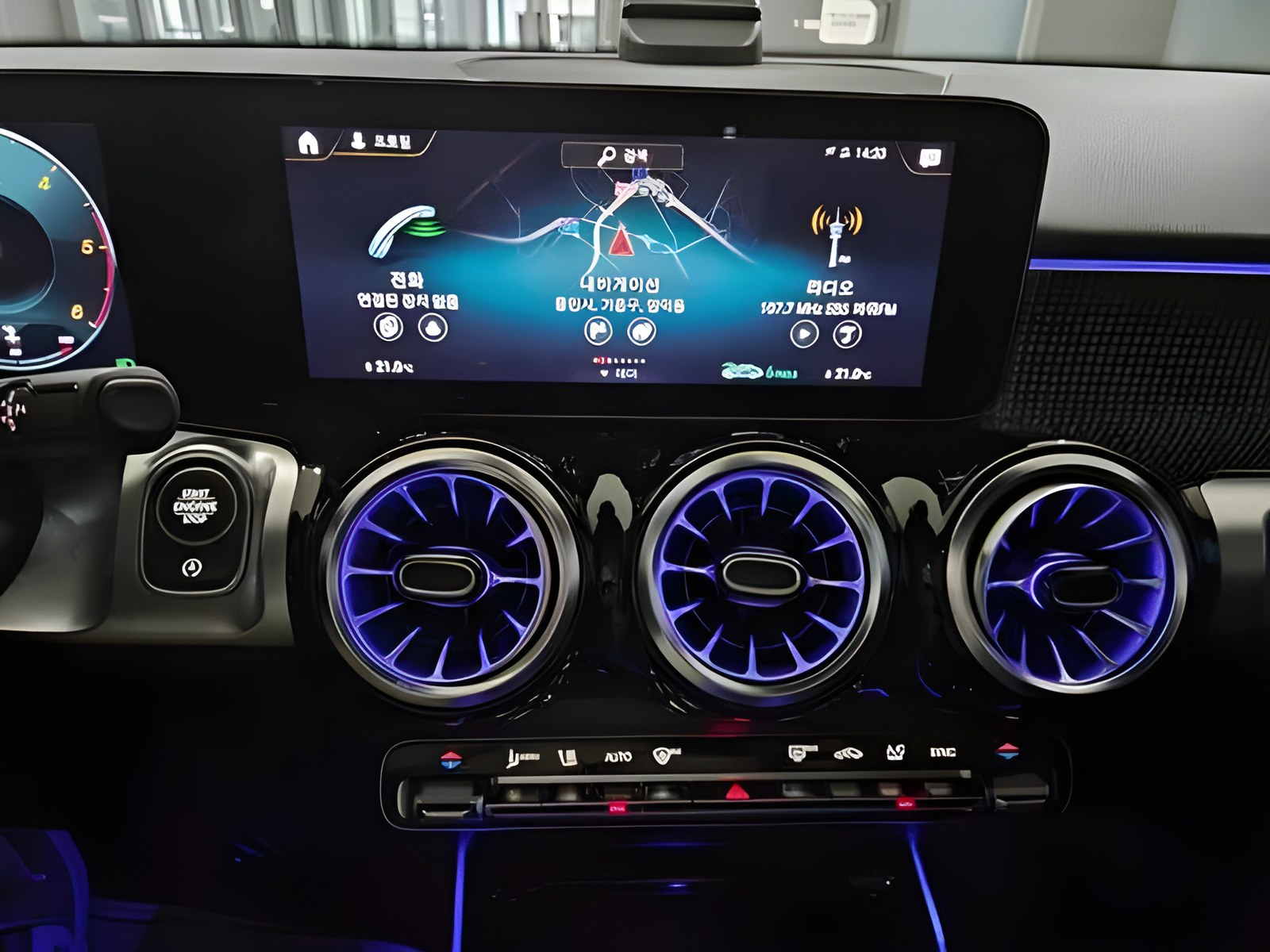 Mercedes-Benz GLB 200 d из Южной Кореи — фото 8 из 9