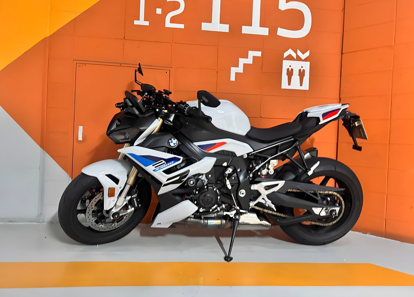 BMW S 1000 R M Package из Южной Кореи — фото 3 из 4