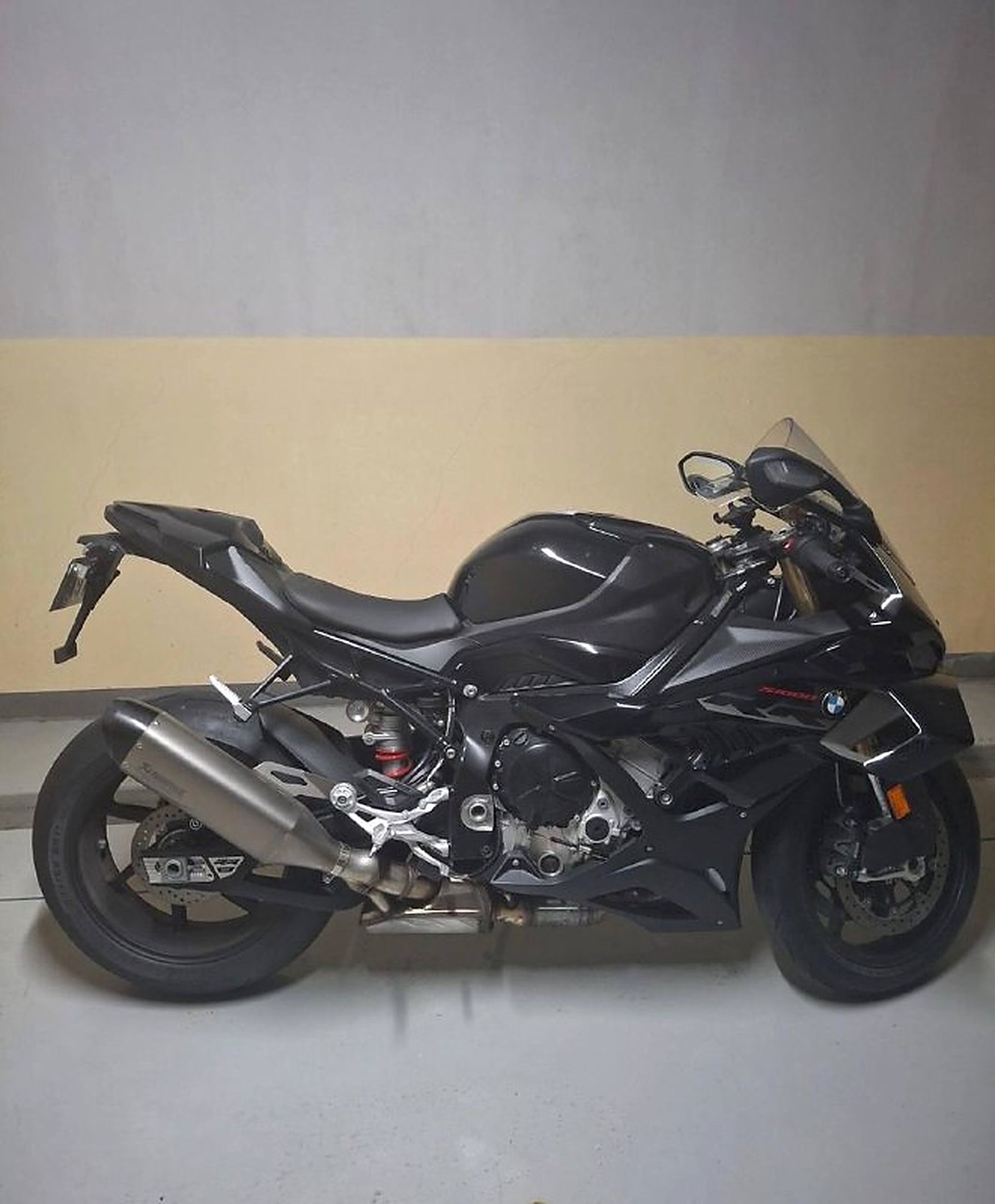 BMW S 1000 RR Race Package из Южной Кореи — фото 1 из 4