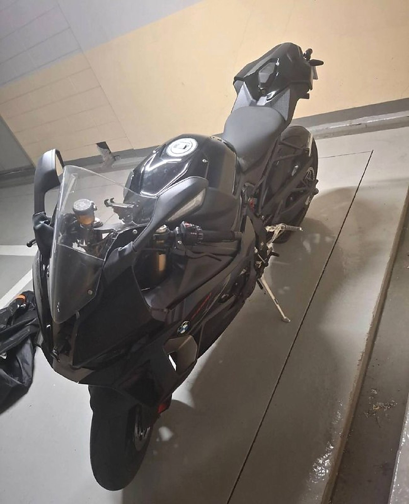 BMW S 1000 RR Race Package из Южной Кореи — фото 2 из 4