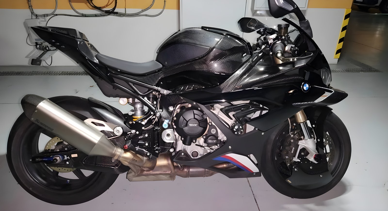 BMW S 1000 RR из Южной Кореи — фото 3 из 4