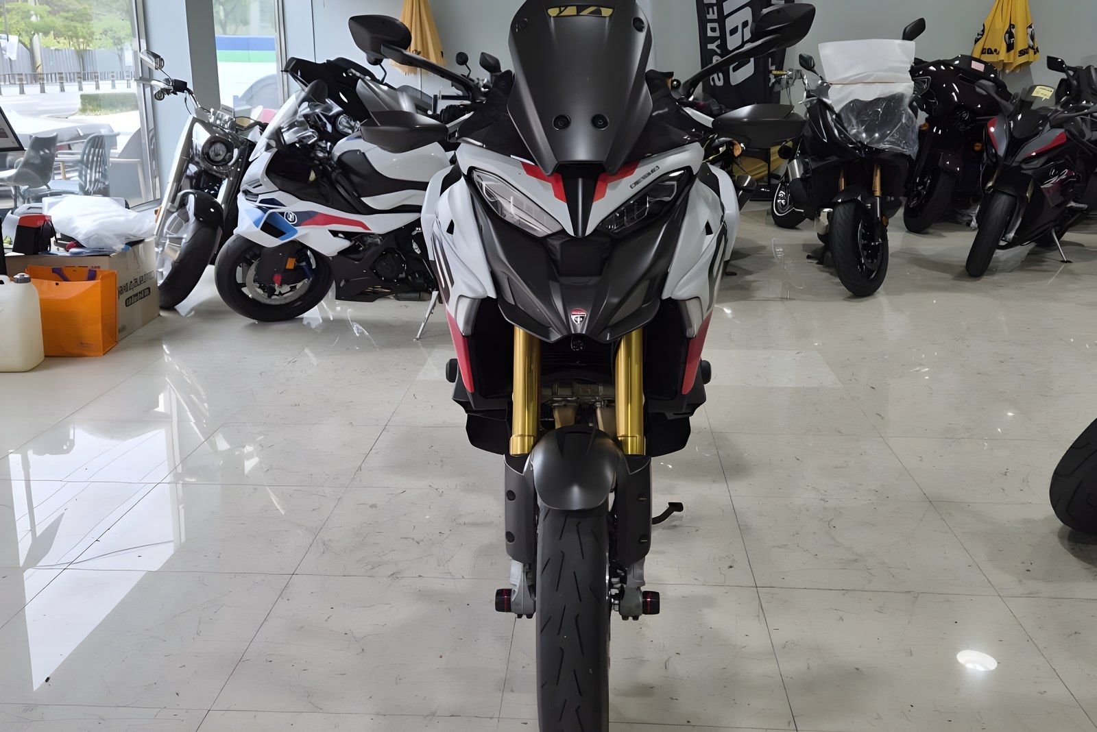 Ducati Multistrada V4RS из Южной Кореи — фото 3 из 4