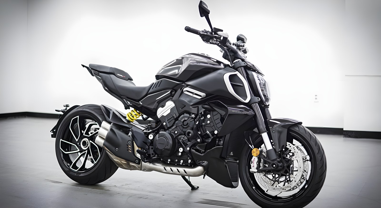 Ducati Diavel V4 из Южной Кореи — фото 3 из 4