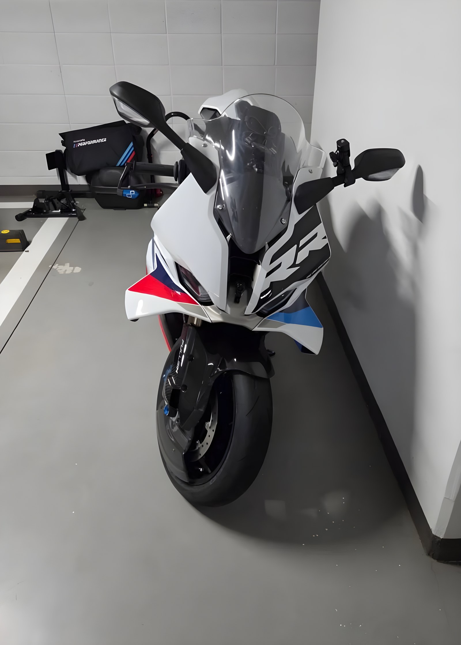 BMW S 1000 RR M Package из Южной Кореи — фото 1 из 4