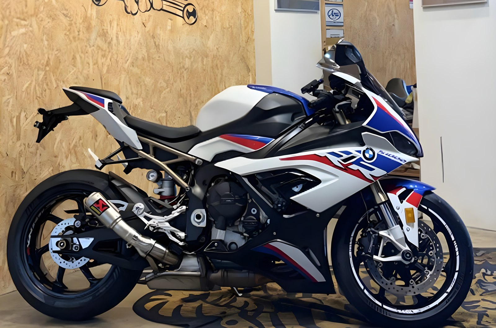 BMW S 1000 RR M Package из Южной Кореи — фото 1 из 4