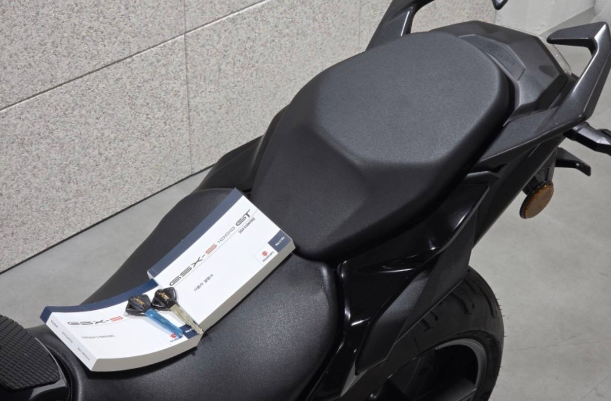 Suzuki GSX-S1000GT из Южной Кореи — фото 3 из 4