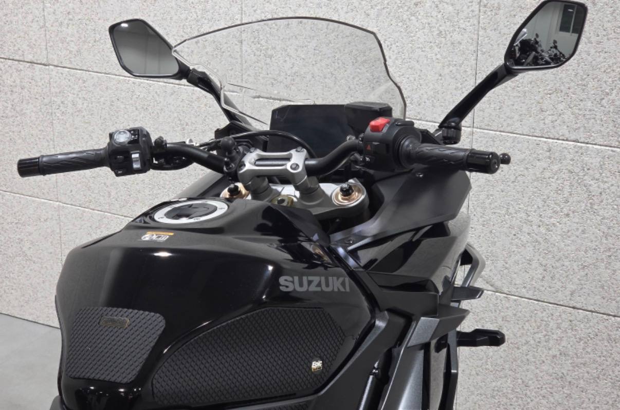 Suzuki GSX-S1000GT из Южной Кореи — фото 4 из 4
