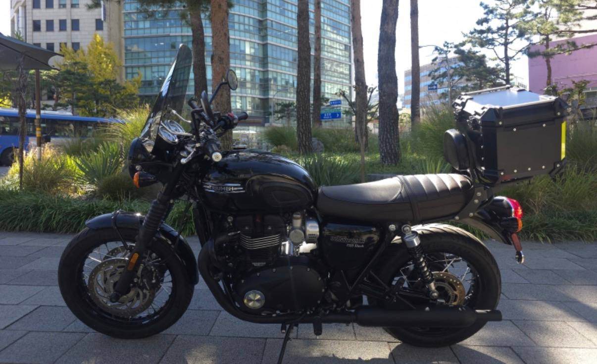 Triumph Bonneville T120 Black из Южной Кореи — фото 2 из 4
