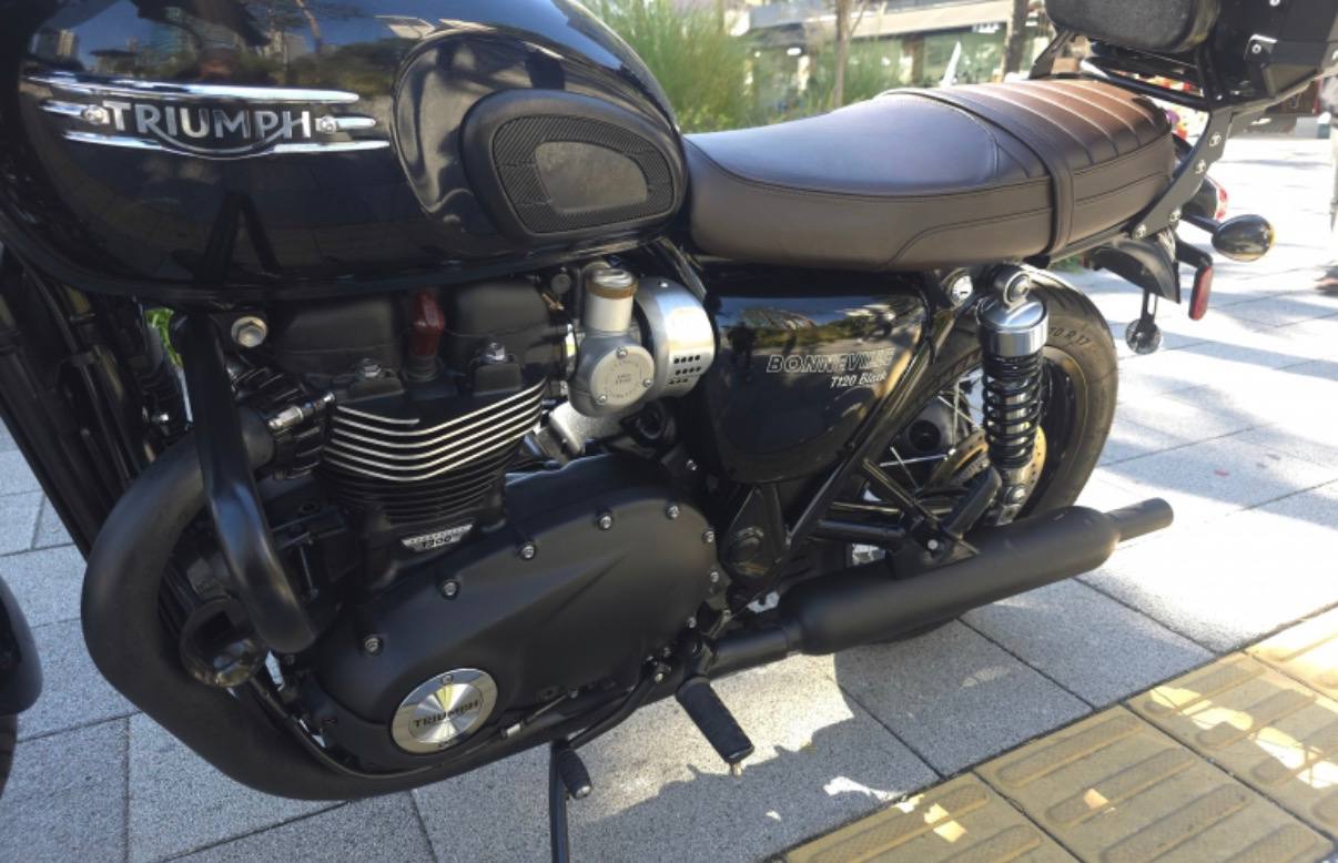 Triumph Bonneville T120 Black из Южной Кореи — фото 4 из 4